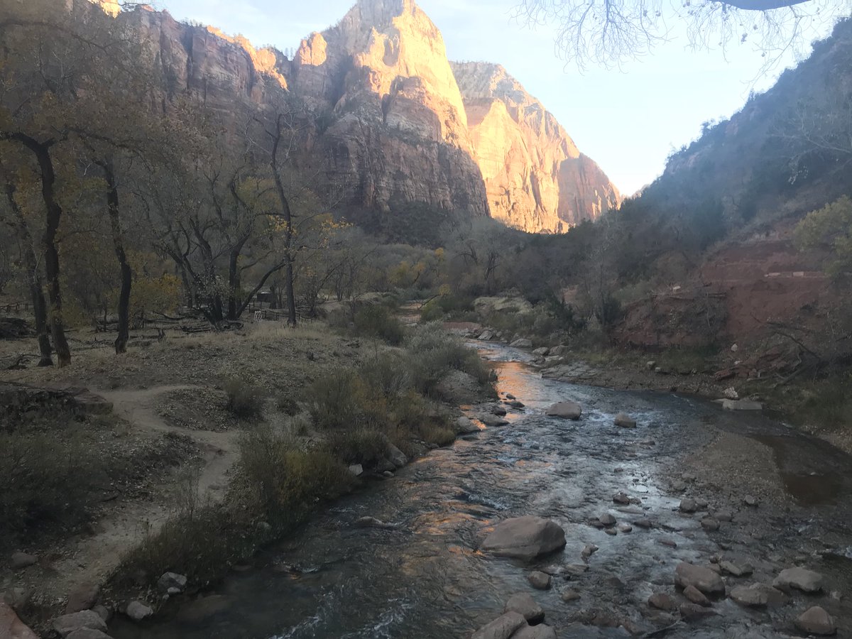 HTN83's tweet photo. Zion National Park....beautiful. https://t.co/NK0zvb5bMA