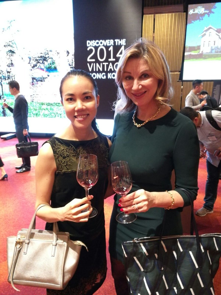 StudyWSET's tweet photo. Loved the bright freshness of the 2014 vintage - an impressive (record!) showing of 94 Chateaux at today's Union de Grand Cru (Bordeaux) 2014 vintage tasting #Bordeaux #2014vintage https://t.co/6KbLaOpQJC