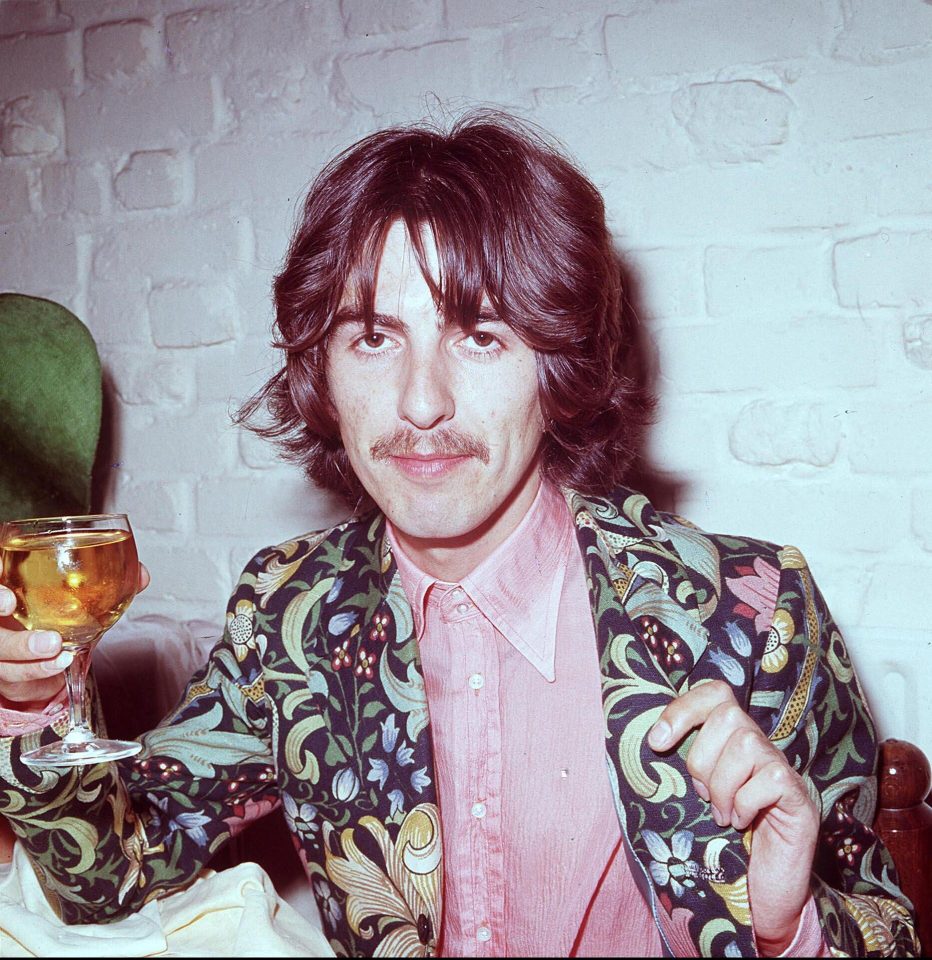 English entertainer #GeorgeHarrison died of #throatcancer #onthisday in 2001. 

#otd #TheBeatles #HereComesTheSun #TaxMan #TravelingWiburys #musician #cancer