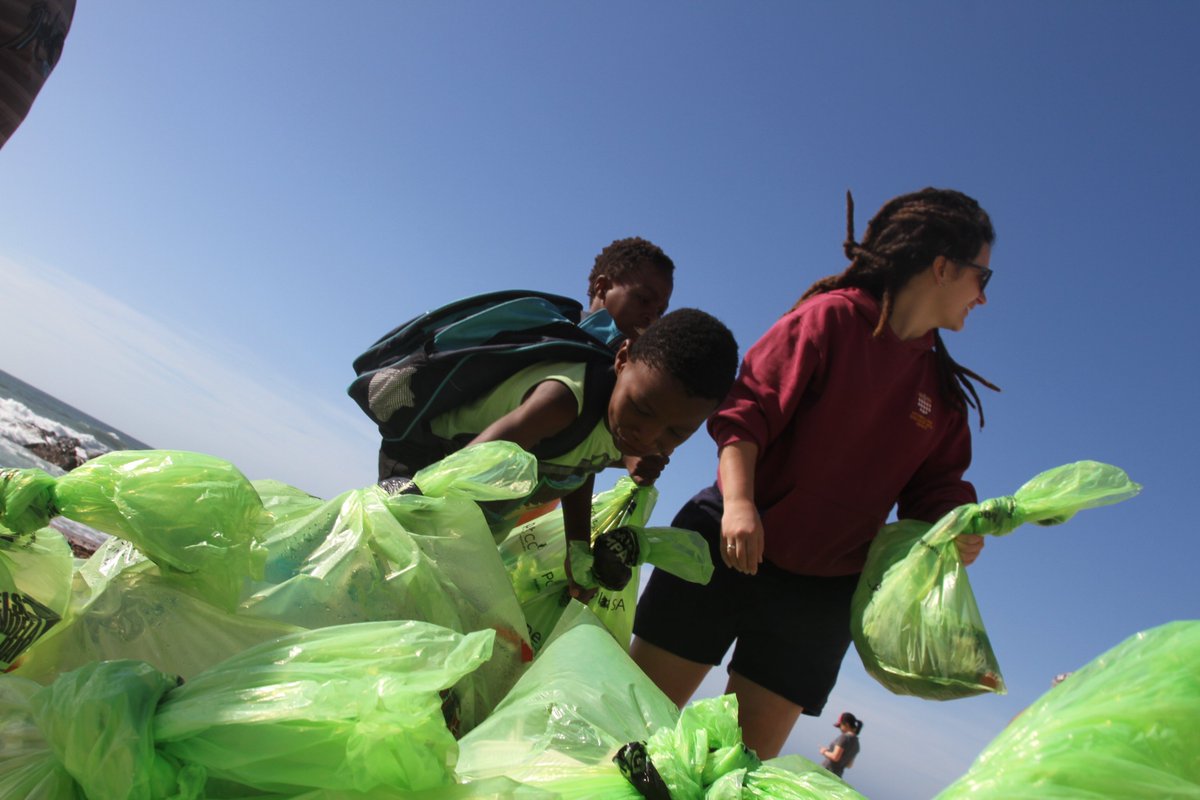 BloubergBC's tweet photo. Let us all be out in the sun doing good for our beautiful coastlines, practice good habits & hand them down to future generations. Join us on the 1st Sat of the month and do your bit to protect our oceans from litter thus protecting our ocean lives #LoveWhatYouDo and #CleanC https://t.co/wgbCocrpRC