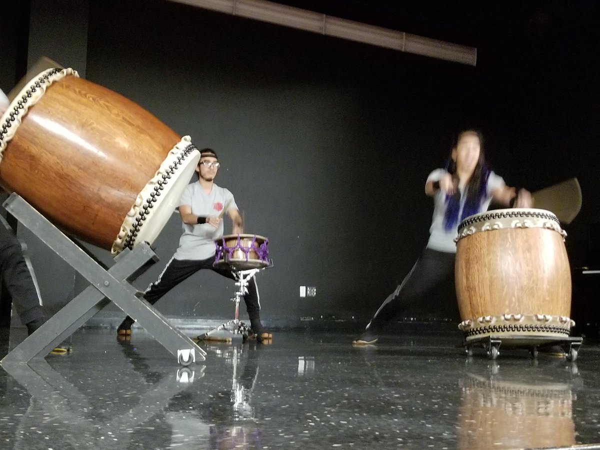 unlvgeekweek's tweet photo. Thank you @UNLVRTE for such an amazing performance during #GameNight. You guys rock!! A great end to day 2 of #geekweek17. #taikodrums #unlv #involvementunlv  #MarioPartyWars https://t.co/4XtThH98nC