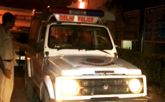 OurNcr's tweet photo. Burglars Drive Away With 300-Kg Safe Containing Rs 10 Lakh From #Delhi Showroom
https://t.co/cdDQL9A0UZ
#Ourncr #Delhinews https://t.co/VZYzJTNYqC