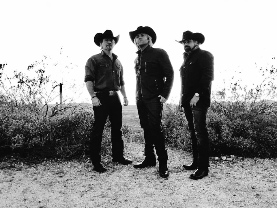 ebsworthmomo's tweet image. youtu.be/T6T34XK-Oss #TuesdayMotivation #Getupandgo @thetexastenors #BootDaddy #RISE #CD