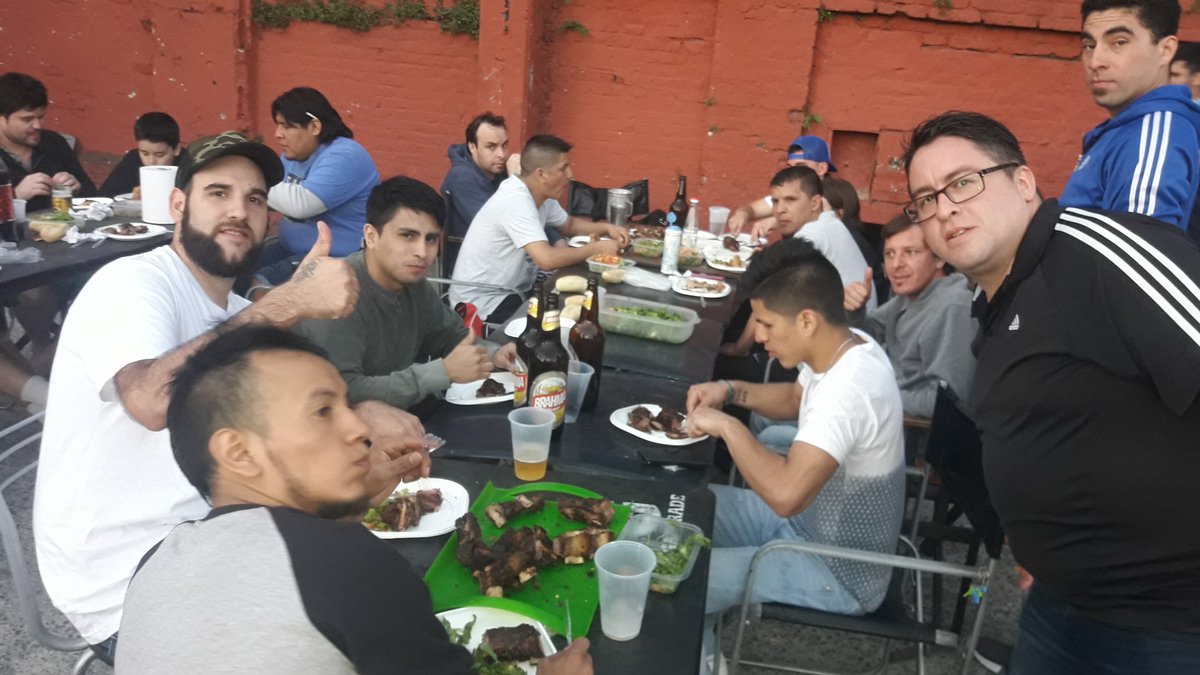 Futbol con los cros de coto #elEquipoDeRamon @RamonMuerzaSEC <a href="/aldecoto/">alberto aldeco</a>