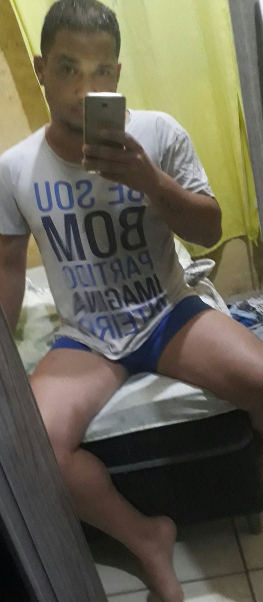 VDVINICIU's tweet photo. Acho  que dei uma melhorada  hahaha 16x24 anos #ufa https://t.co/19OOs9v78s