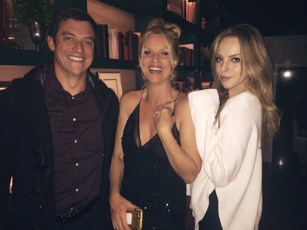 monkeyforsallie's tweet photo. We welcomed @IamNicollette to the #dynasty family last night. Let’s just say it was much less dramatic than her on-screen entrance will be, but just as much fun. 🥂#enteralexis https://t.co/e5yX1dOk7D