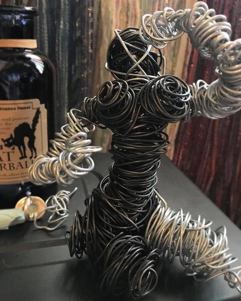 robieliart's tweet photo. She’s coming along...
•
•
•
#wireart #wirewoman #wip #sculpture #sculptureart #wiresculpture #hsad #artproject #greasy #art #painting #instaartshub #art_Gallagher #artzspiration #artistic_unity_ #arts_help #artistuniversity #instaartexplorer #arts_secret #artcomplex #art_con… https://t.co/7Xg16eDd20