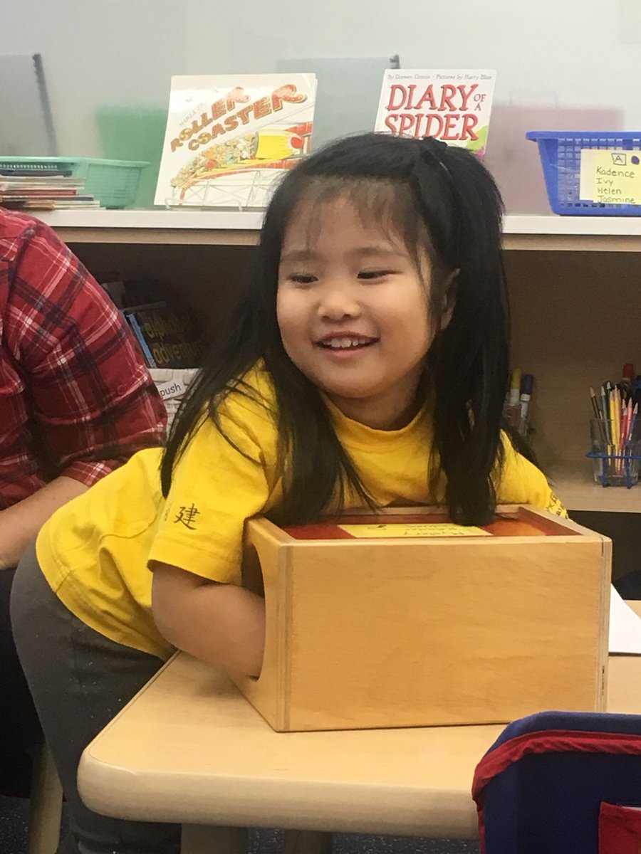 malihaiq5's tweet photo. Guess my shape! K students giving attribute clues for friends to figure out their mystery shape! #ESPDrocks @ErinScripnick https://t.co/1tCSjnRlty