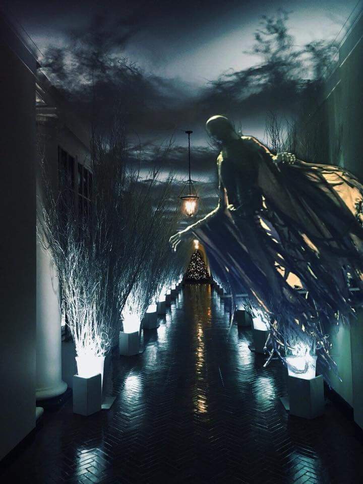 kDabbles's tweet photo. Oh fuck
#whitehouse #dementor #fucktrump https://t.co/l3KDasX0Eg
