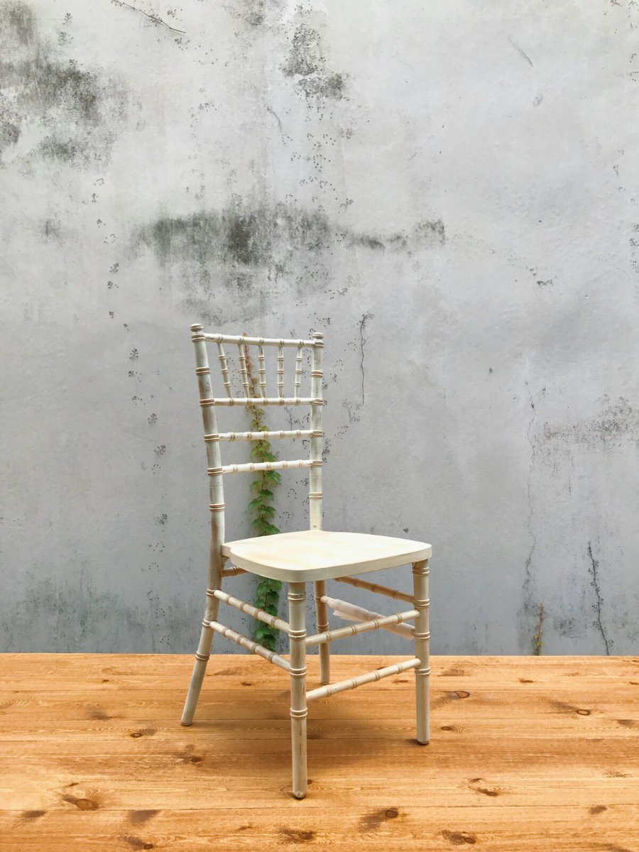 ChiavariChairCompany (@chiavarichairco) on Twitter photo Distressed White Chiavari Chairs. Oh mama I think I have a new favorite #chiavarichair <a href="/ChiavariChairCo/">ChiavariChairCompany</a> Distressed White Chiavari Chairs. Oh mama I think I have a new favorite #chiavarichair <a href="/ChiavariChairCo/">ChiavariChairCompany</a>