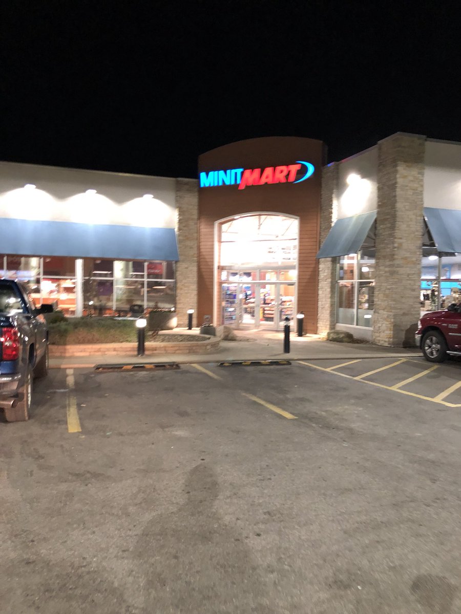 dtoneil's tweet photo. The Ohio politicos refuge in the desert that is Rt. 71...a veritable “oasis” if you will. #cowmug #goasis https://t.co/lGMVitfvdt
