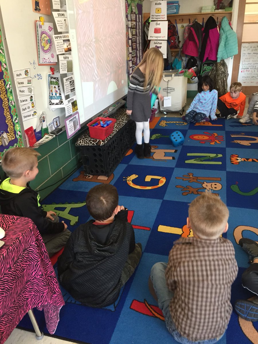 MissRepettoNES1's tweet image. Adding 3 numbers in math today using our giant dice #LookForDoubles #MakeTen #WeAreNorthern