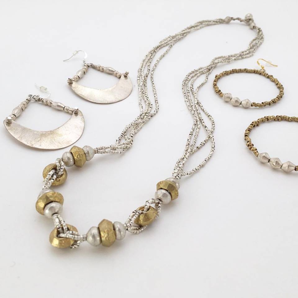 ImpactHubMSP's tweet photo. Night Market Feature: @Fair_Anita is a brand that partners with 8,000+ women artisans in 16 countries to design and create all products by hand. Shop beautiful fair trade pieces Dec 14 at #GoodNightMarket: https://t.co/dQiqgU40g7  #socent https://t.co/5YpRLze2uo