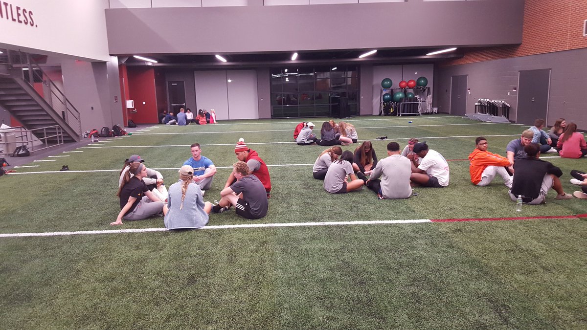 OUFCA1's tweet photo. The team that PRAYS together...STAYS together! #OUFCA #SoonerStrong https://t.co/mwhK4LGGbo