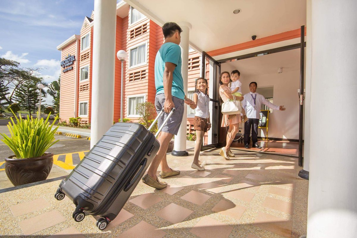 MicrotelPH's tweet image. Spend time with your little ones and make memories that will last a lifetime at Microtel by Wyndham Eagle Ridge, Cavite! Book your stay now at microtel-cavite.com and enjoy different activities at the Eagle Ridge Golf &amp;amp; Country Club nearby!
#MicrotelPH