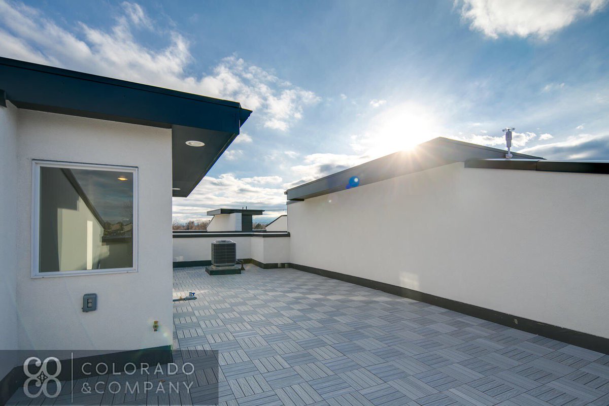 ColoradoCompany's tweet photo. Available for lease! Be the first to live in this modern townhouse, 3 blocks from Sloan’s Lake Park! #DenverRealEstate https://t.co/gDDoTyqQ9V https://t.co/5UjIFV0n9x