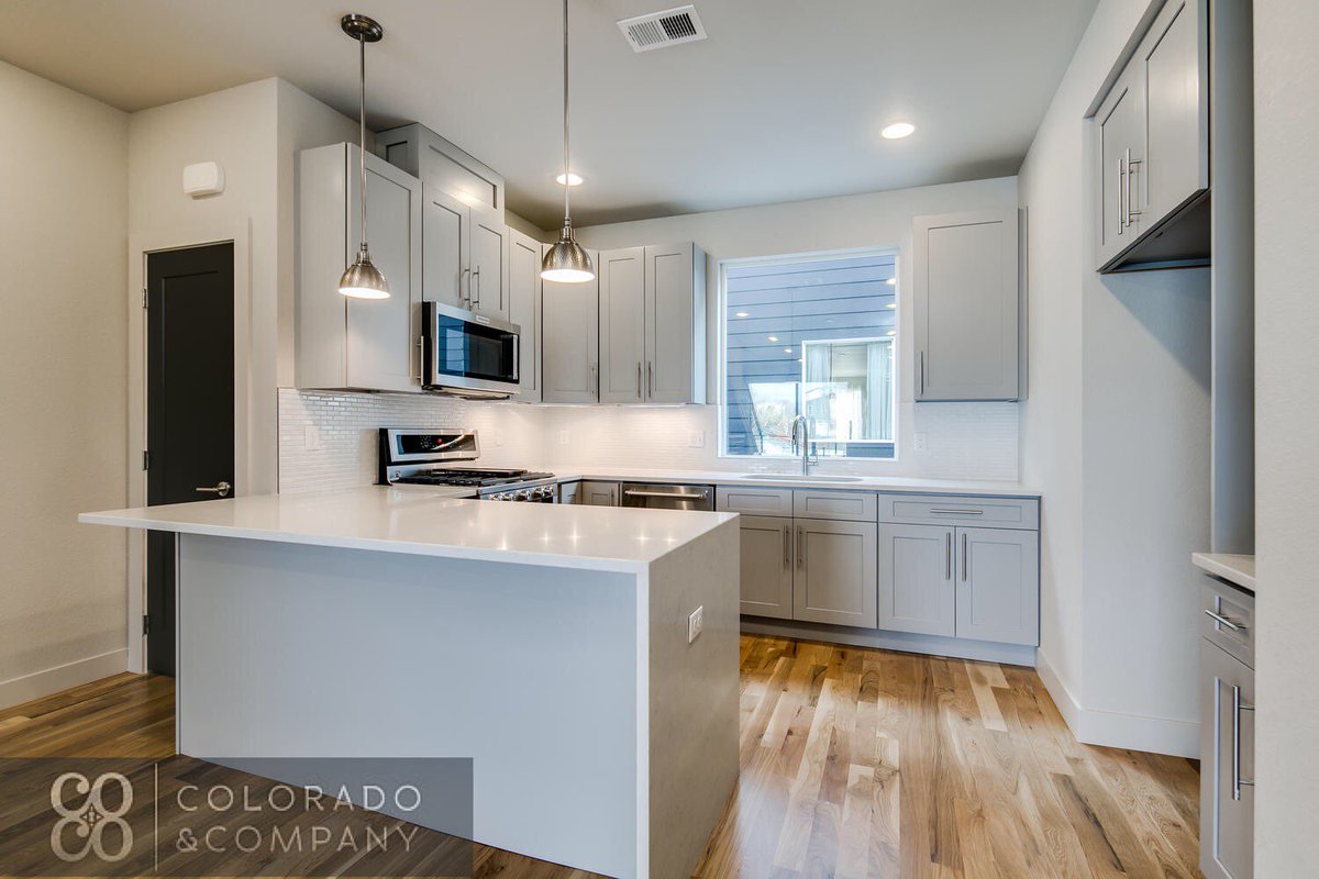 ColoradoCompany's tweet photo. Available for lease! Be the first to live in this modern townhouse, 3 blocks from Sloan’s Lake Park! #DenverRealEstate https://t.co/gDDoTyqQ9V https://t.co/5UjIFV0n9x
