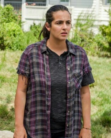 ffamilytwd's tweet photo. Account: @tarawaIking 
— Tara Chambler.
— Found in family apartment chambler.

¡Welcome tara to the family!

#familytwd

¿RT and MG? https://t.co/zlZNdkHHXI