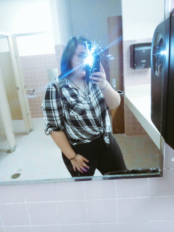 Joining the fun! 😊💕 Plus I love body positivity posts so mixing! <a href="/Loeybug/">Loey</a>  #loeystansarecute #effyourbeautystandards  #iamsizebeautiful #ThisIsMe