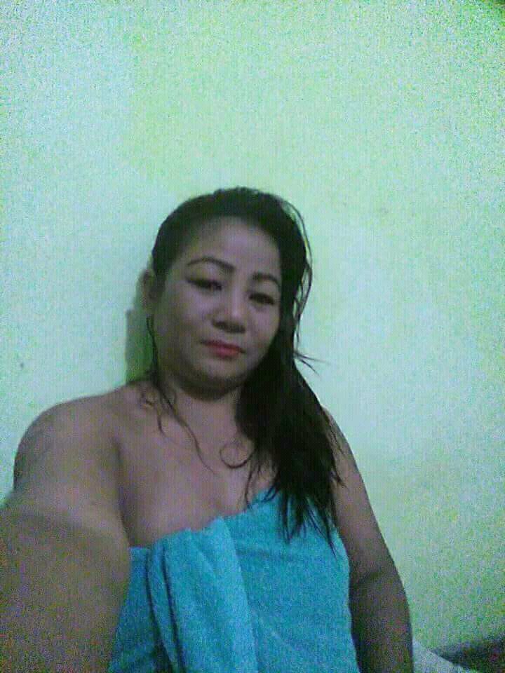 MauBunda's tweet photo. selamat siang... semua.. temanin bunda dong.. https://t.co/p8ospcwb1Q