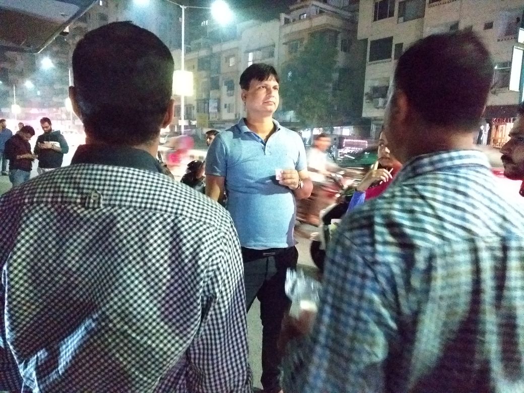 ShaileshTewarie's tweet photo. Yesterday we hv conducted voters outreach program @NaMoTeaParty with theme chai bechi desh nahi to promote @narendramodi ji vision of #NewIndia &amp; #BJP4Gujarat @AmitShah @vijayrupanibjp @vijai63 @byadavbjp @sanghaviharsh @nanditathhakur @sanjaybengani @starkked @Dilip_Deshmukh https://t.co/CdgeTrXJbD