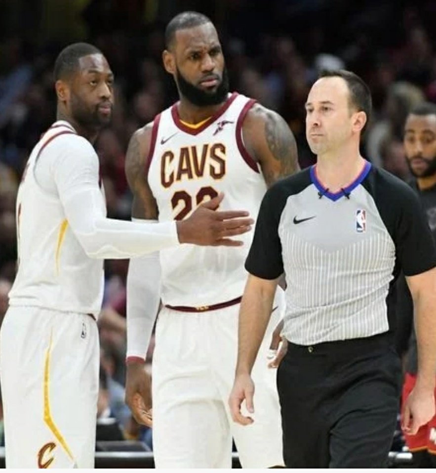 Austin_Pohl's tweet photo. I have never seen anyone this cold in my life. How do you eject LeBron with a straight face? https://t.co/5TPLF29u7p