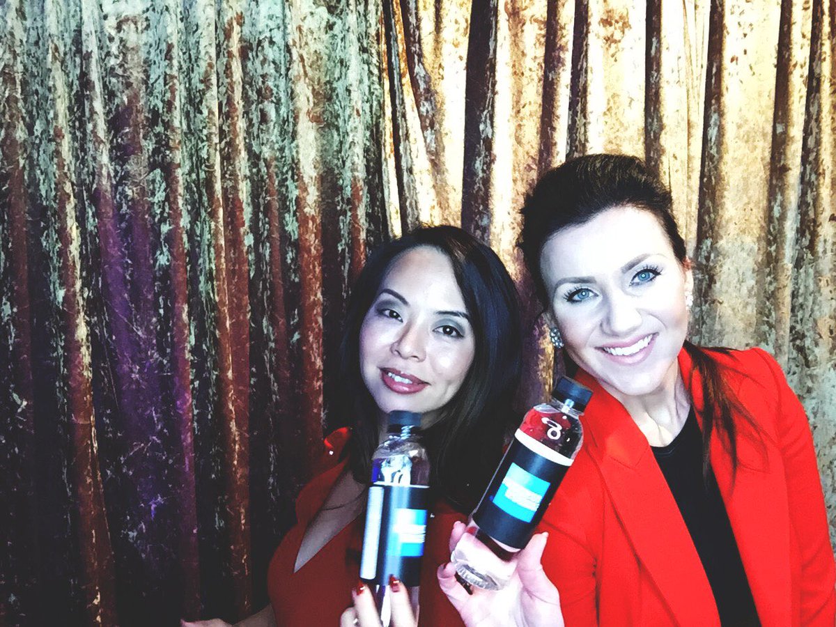 aniabasak's tweet photo. Thanks @AmericanExpress for great evening 💙 #winterinthecity #amexvipyyc #Amex #vip #yyc #calgary #event #media #canada #appreciation @FashionCalgary @wpvillages #AMEXAmbassador https://t.co/WEpEP5x4pt