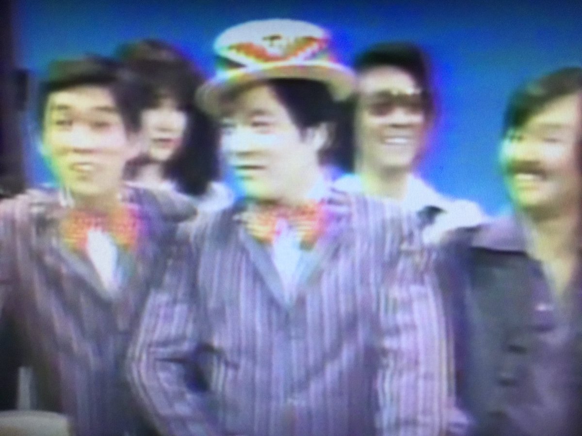 柳田光司 1977年 1978年 の明石家さんま さんを発見 髪の毛は 少し長め さんま サーファーカットの 明石家 さんまです 横は 八方兄さん