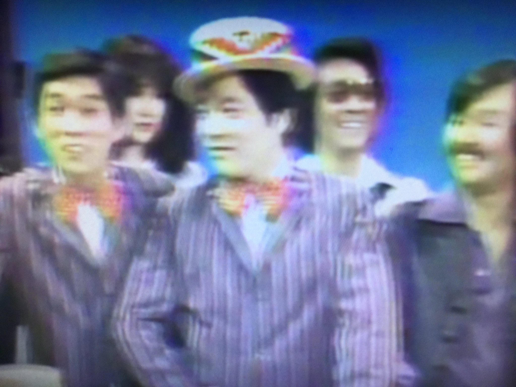 柳田光司 1977年 1978年 の明石家さんま さんを発見 髪の毛は 少し長め さんま サーファーカットの 明石家 さんまです 横は 八方兄さん T Co O5qhclwekf Twitter
