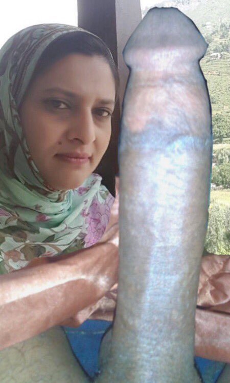 desifetish's tweet photo. Uff kisi ke duppata ya hijab lene wale gharelo ami ke picture ke saath aise lun dekhane ka apna he maza he beshak edit wala he kyun na hau ,mere ami ke pics ke saath banao ya rakho tau i will share my mom pics with you https://t.co/A9iry7eUxX