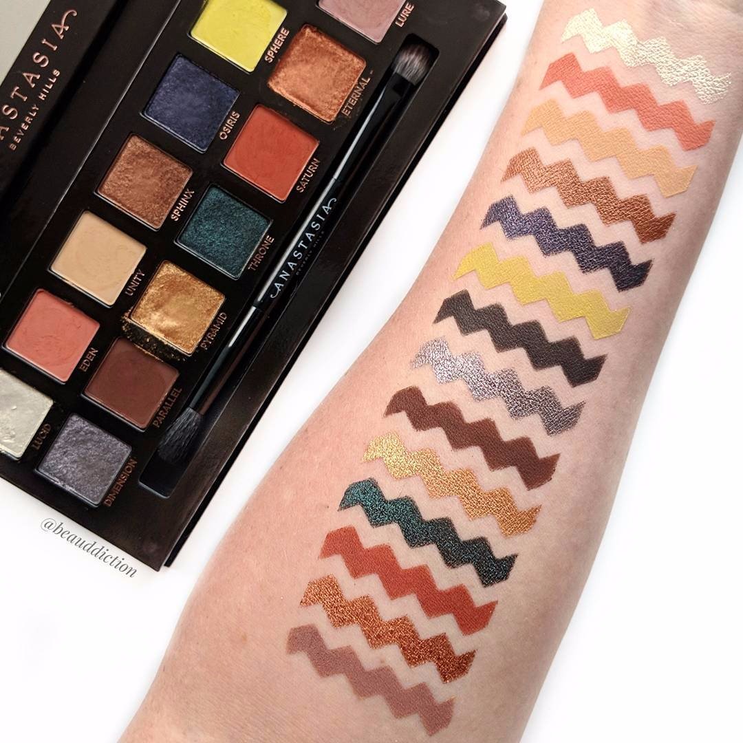 ABHcosmetics's tweet photo. 💠Love these swatches💠 @beauddiction 

#ABHPrism #AnastasiaBeverlyHills https://t.co/VcWzJsk9si