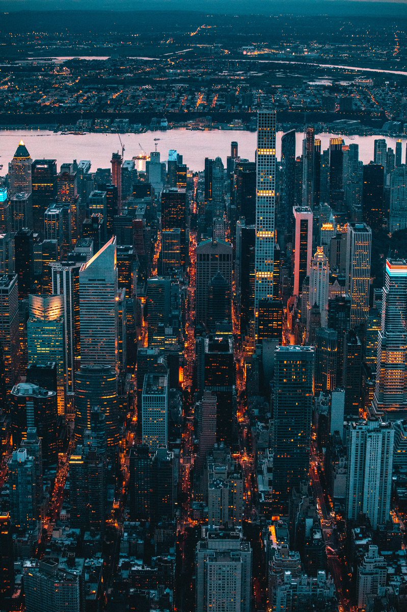 Kostennn's tweet photo. Endless streets https://t.co/EzlrIYFq7t