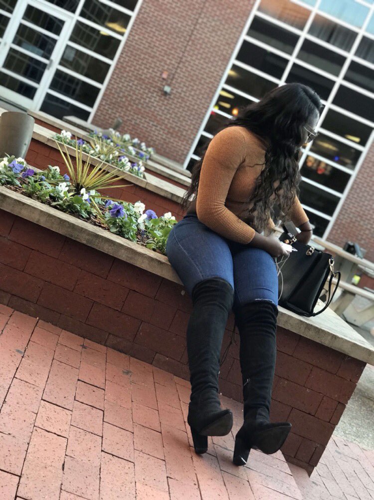 kayashannel's tweet photo. Thick thighs. Thin patience. 🍂 https://t.co/CYtCOwNMdM