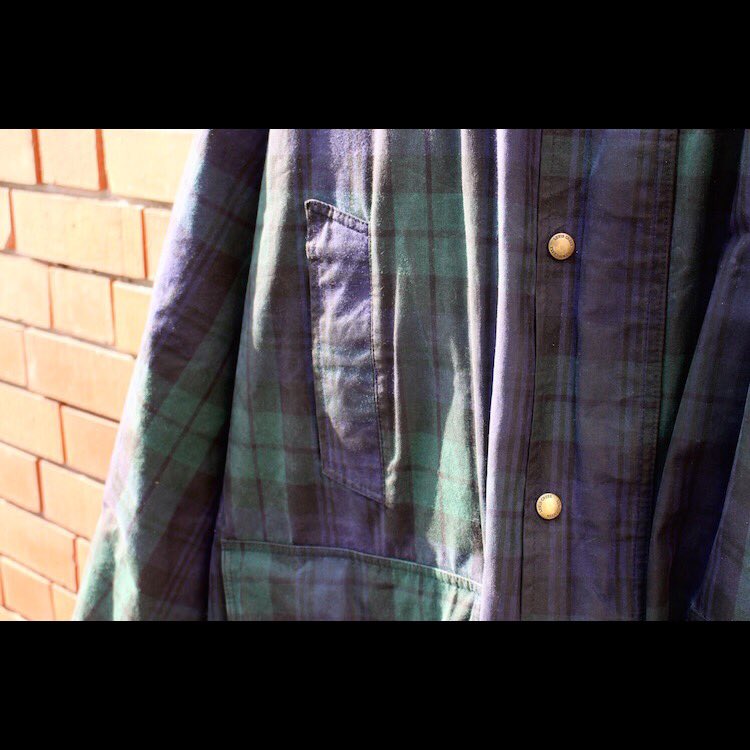 doluke_tokyo's tweet photo. new arrival .
『Tartan Check Oiled Jacket』 
クラシカルな佇まい。チェックの取り入れ方。

#doluke #vintage #used #fashion #ootd #outfit #snapshot #street #classic #tartancheck #oiledjacket #古着屋 #原宿 #入荷 https://t.co/0VnFrvi0VL