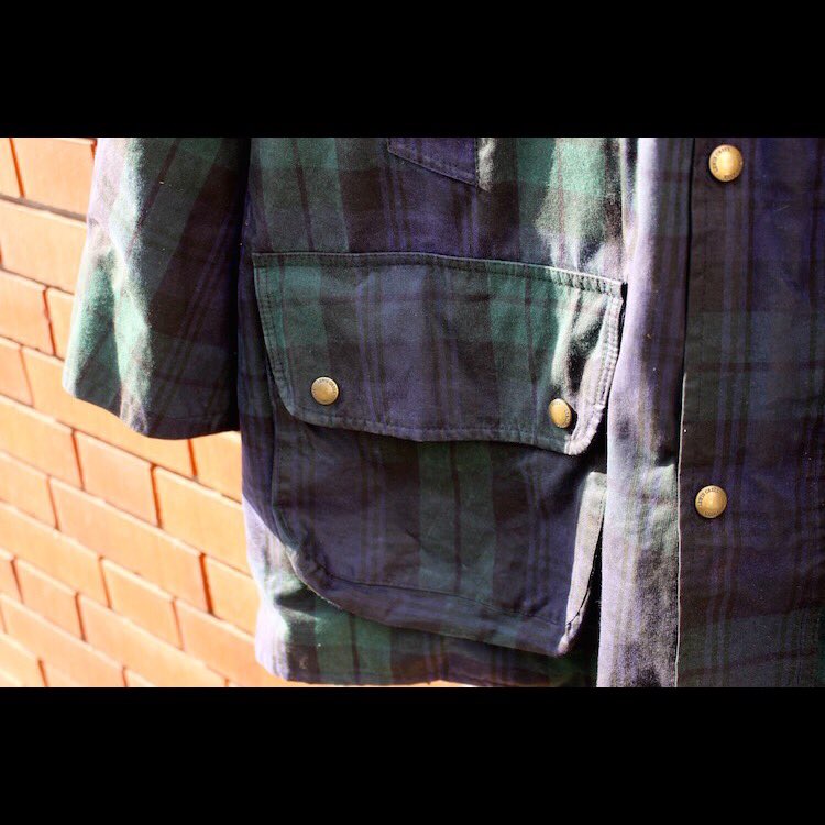 doluke_tokyo's tweet photo. new arrival .
『Tartan Check Oiled Jacket』 
クラシカルな佇まい。チェックの取り入れ方。

#doluke #vintage #used #fashion #ootd #outfit #snapshot #street #classic #tartancheck #oiledjacket #古着屋 #原宿 #入荷 https://t.co/0VnFrvi0VL