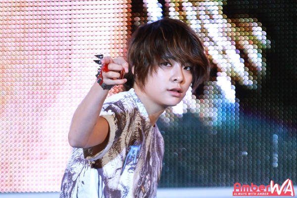 vousmejisu's tweet photo. that time when i discovered @llama_ajol and her tied up hair, was the day when i realized i was born gay https://t.co/RqXlfk0eum