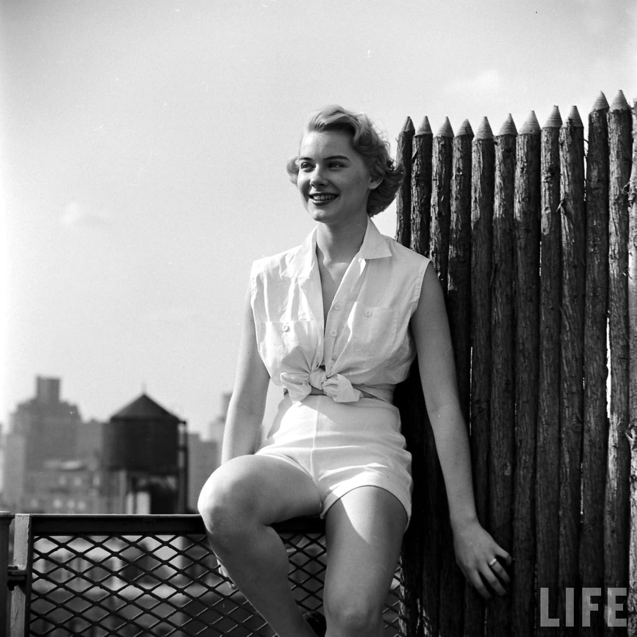 Happy Birthday to Hope Lange! 