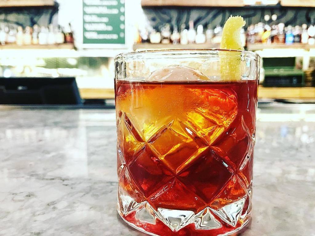 raleighwhatsup's tweet photo. Toasting Tuesday in #downtownRaleigh with a Sazarac nightcap from @whiskey.kitchen
@alaskaair #LocalWanderer #sponsored #whiskeykitchen #visitraleigh #cocktailbar #raleigh #drinklocal #traveltuesday https://t.co/coQHxfHwHq https://t.co/0YV0us7AAq