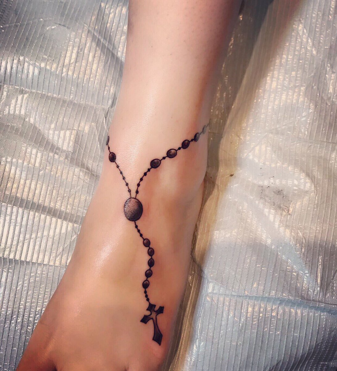 envynaydelin's tweet photo. When i first got my tatt #cleannn ✔️ https://t.co/pXiRMqBxVQ