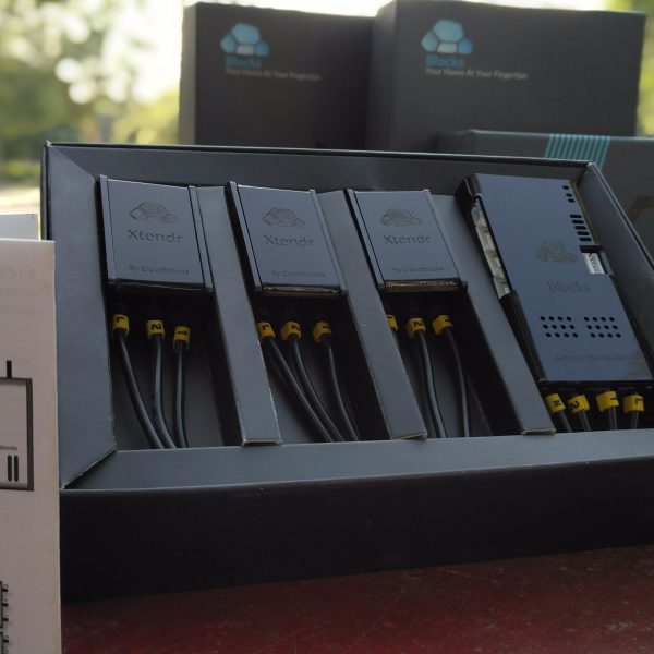 Djhala3's tweet image. Control up to 8 devices from anywhere in the world. Scheduled On-Off. Light dimming, fan speed regulator. Get notified when someone operates it. Existing switches will work same as now. No wiring changes. #cloudblocks #homeautomation #automaticlighting @AskAutocontrols