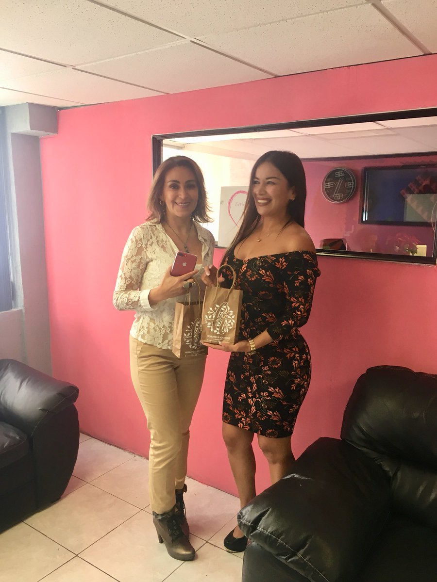 yazcontigotv's tweet photo. Tuvimos un programa muy enriquecedor como todos los martes amo aprender, amo a mi público, amo a mis invitados, amo el emprendimiento, amo el Coaching, amo a Dios y a mis sueños. #yazcontigo https://t.co/HjU6i7EQIm