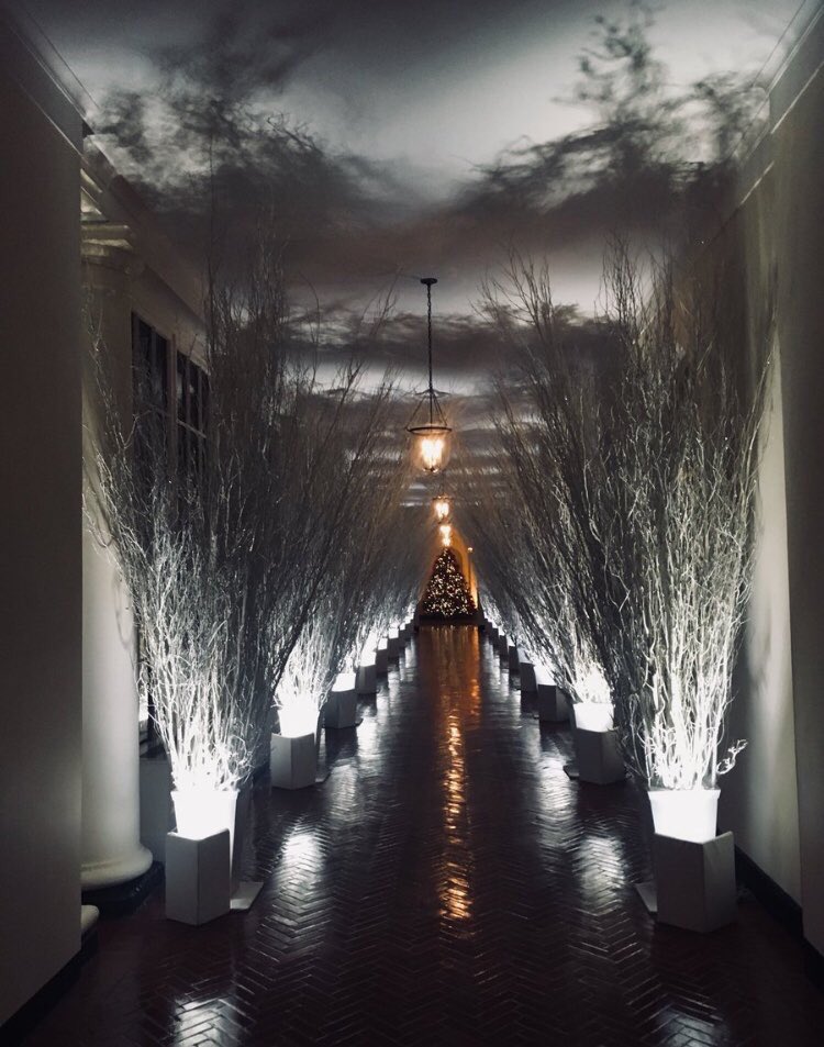 judeeflick's tweet photo. Merry Christmas? White House Trump version. #ominious https://t.co/7xARNQuivD