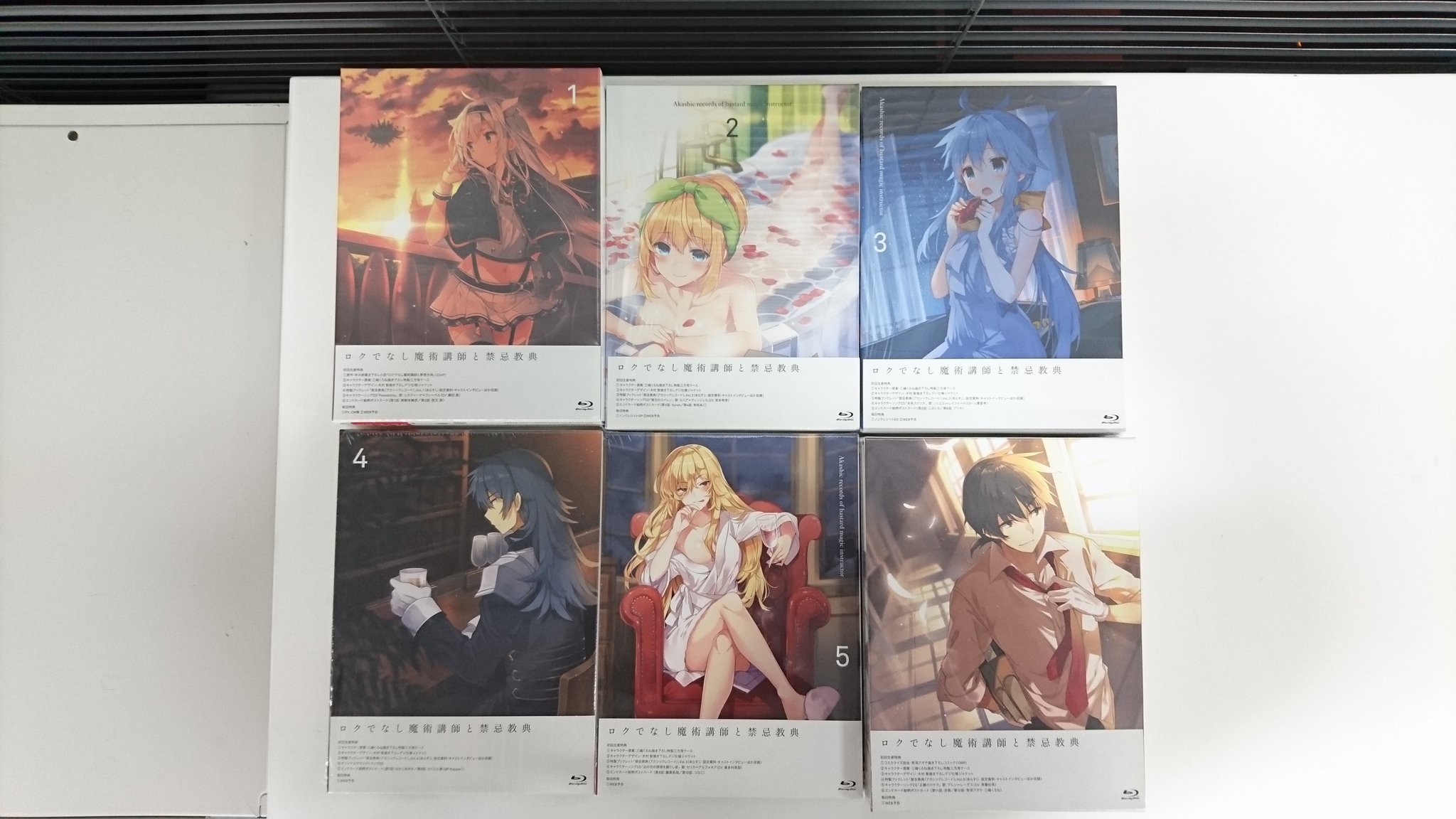 ロクでなし魔術講師と禁忌教典 古き掟の魔法騎士 公式 6月18日新刊２冊 画集同時発売 ロクでなし魔術講師と禁忌教典 Blu Ray Amp Dvd Vol 6は本日発売 全6巻が揃いました 最終巻にはグレンのキャラクターソングが付いています T Co