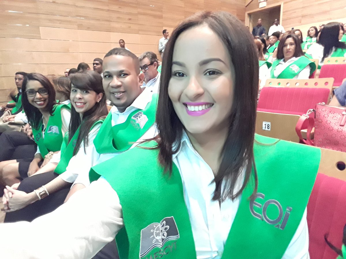 adylan13's tweet photo. Compañeros y amigos, regalo de la #ExperienciaEOI #GestionEducativa @eoi @MESCyT https://t.co/qeOGWOc2jj