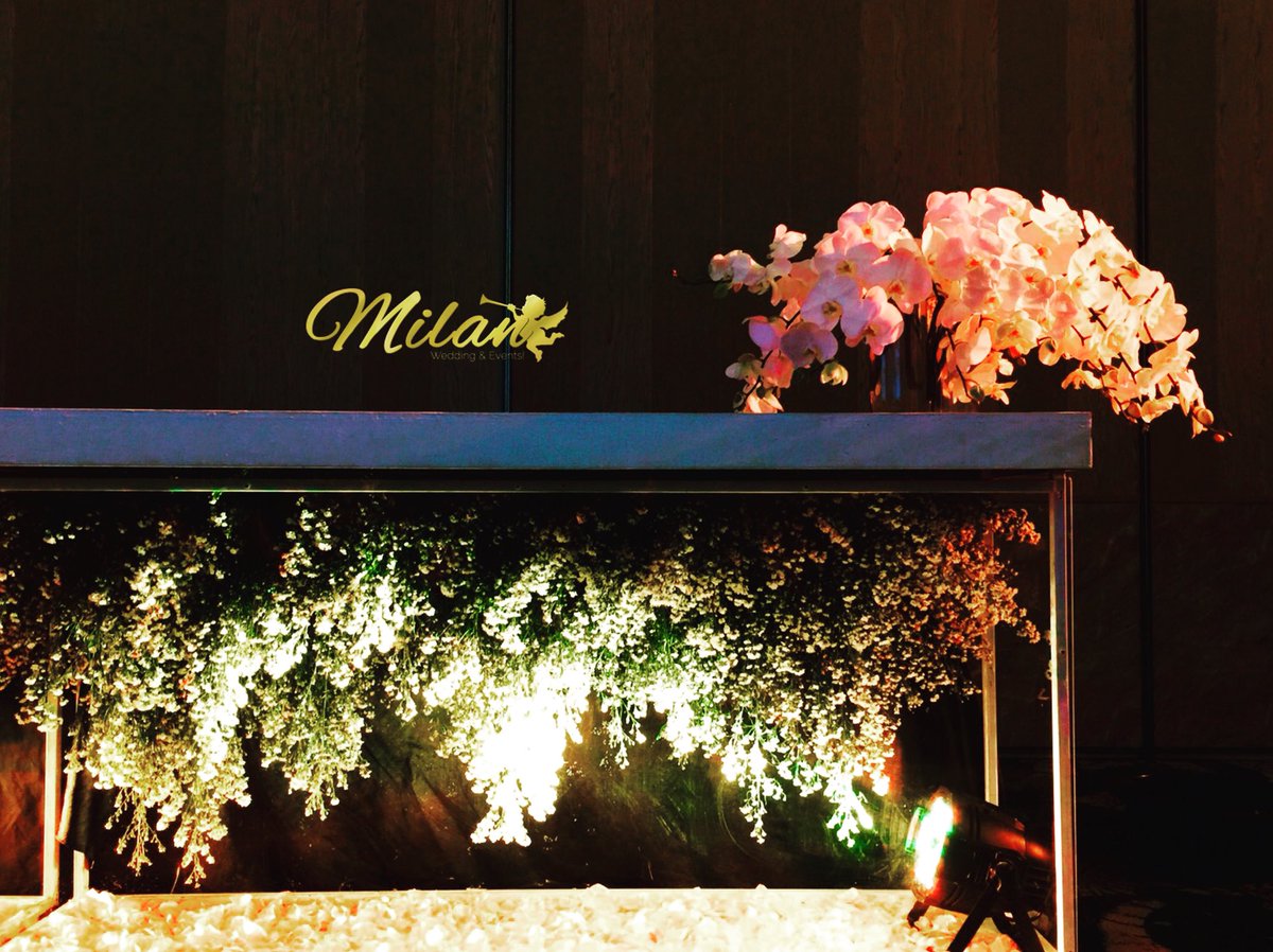 Milan_Weddings's tweet photo. Email: milannweddings@gmail.com
#WeddingPlannersWorldwide #LuxuryWeddings #indianweddingsinthailand #fancybar #flowers https://t.co/iE3vCFVgc1
