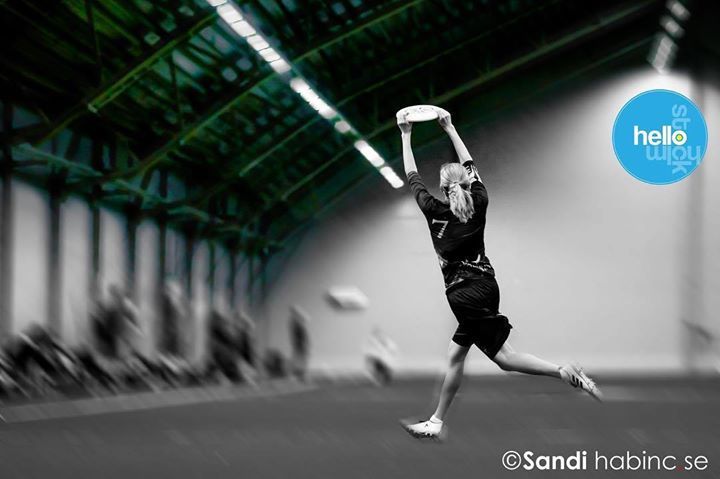 HelloSthlm's tweet photo. The catch - in the middle of the stride. How poetic. But then again, ultimate frisbee is an awesome sport. See more of it at Hello Stockholme in March 2018. ⠀ #HelloStockholm #hellosthlm #ultimatefrisbee #ultimate #frisbee #frisbeesport #ultimateswed… https://t.co/XVEMqLSVMD https://t.co/waFJVNIiL9
