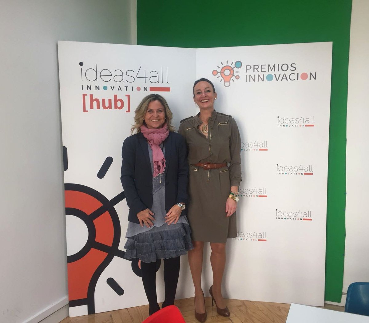 Referencia_2's tweet photo. Hoy hemos estado creando #ideas y #sinergias en @ideas4all con su CEO @pilarroch 💡🤓 https://t.co/ft7LVXUfv4