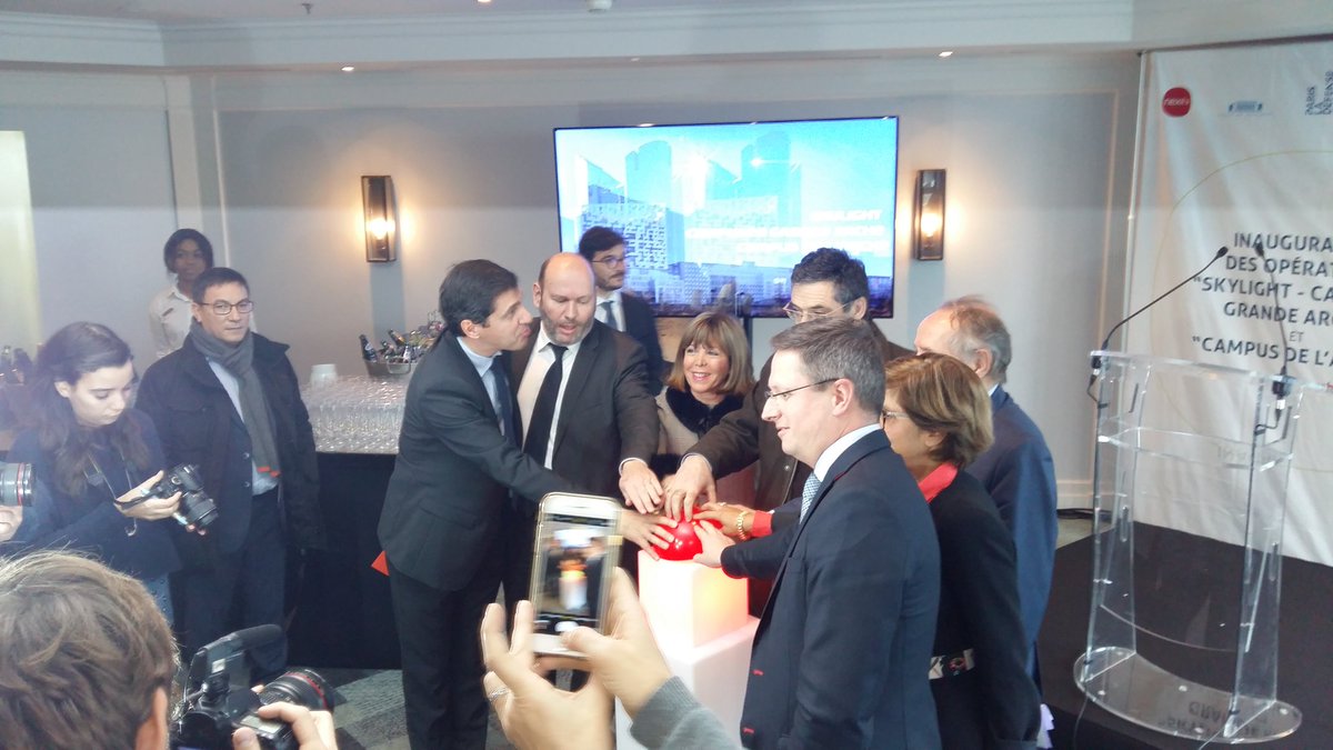 Suivez @ParisLaDefense tweet media