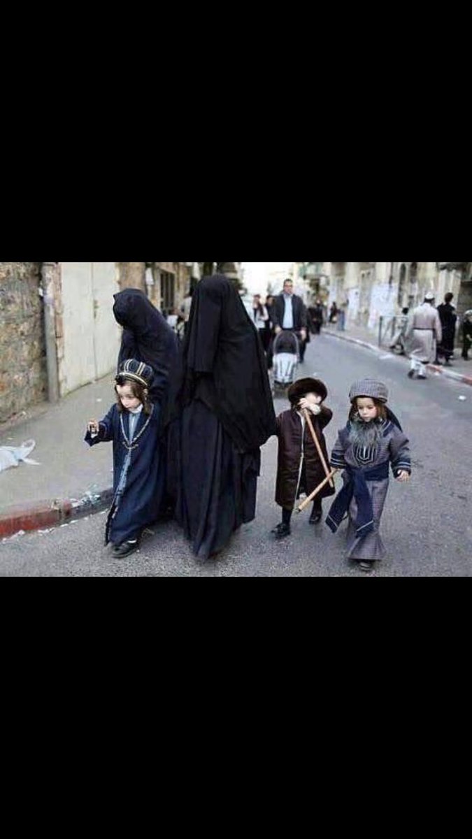 Shhshshs2662's tweet photo. صورة:ليهوديات منقبات ،،،،ليش الحرب على البنات المسلمات او بي الاخص ((السعوديات؟؟؟ #النقاب_وصمه_عار https://t.co/9xX1fDaJo3