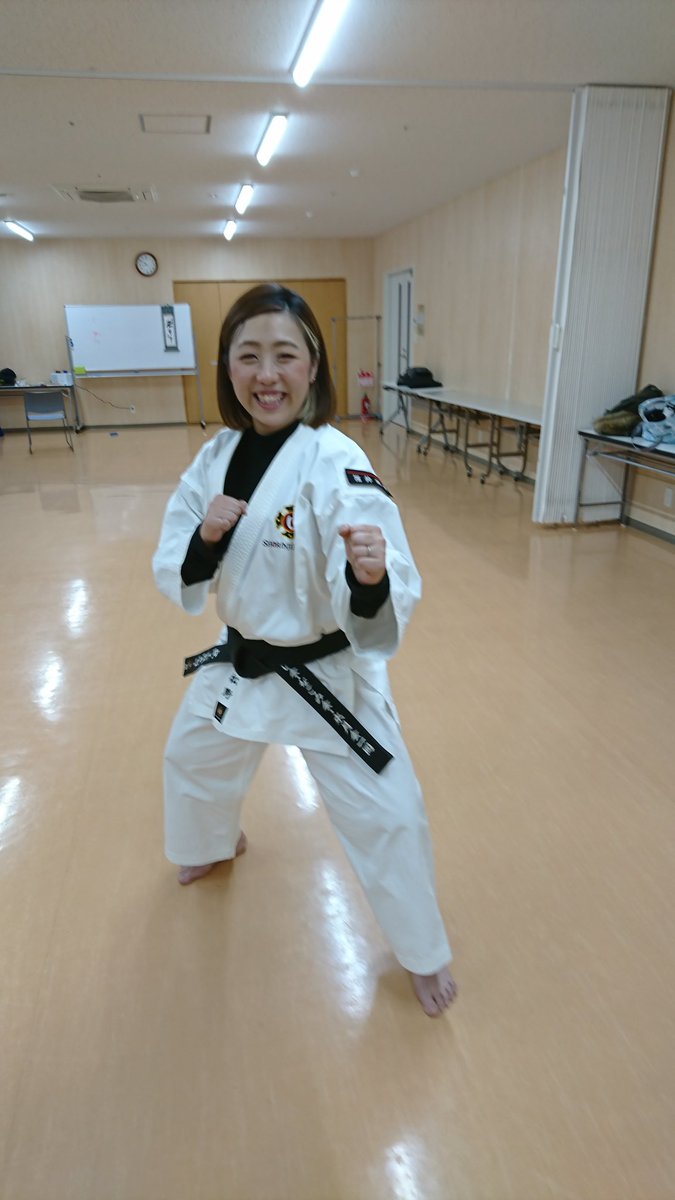 少林寺拳法 福井旭道院 福井成和道院 からだと心の修行 護身術 私の娘 少林寺拳法を休眠してはや 年 諸事情が ありまして 道衣を着て天地拳第一 龍王拳第一など少しやりました このまま 復帰 してくれるとありがたいものですが また 人質に